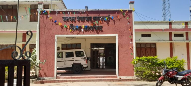 एन ओ सी के बगैर बन गए शोरूम और दुकानें,