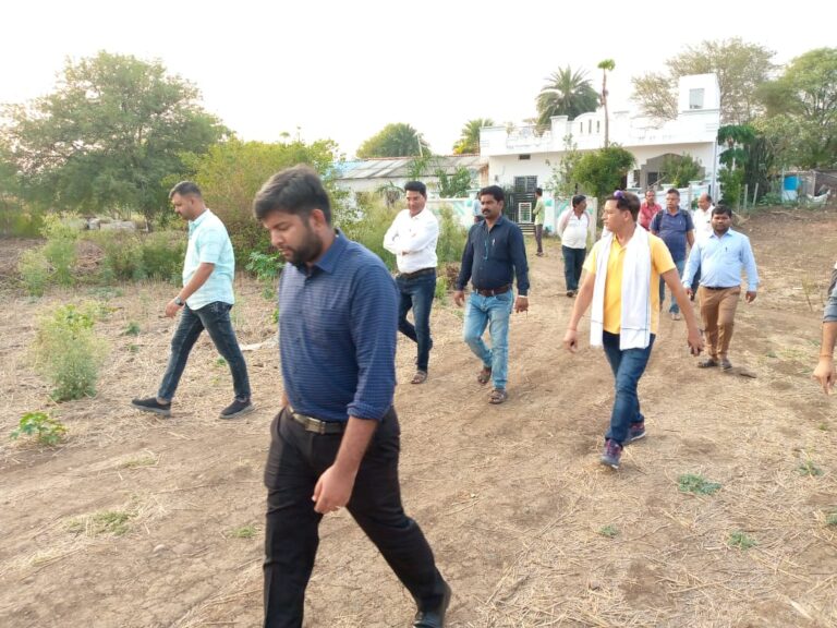 वार्ड वासियों ने की कालोनाइजर की शिकायत