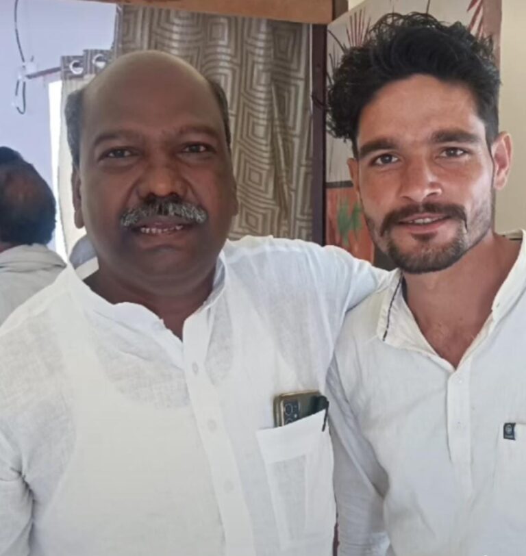 कमल मर्सकोले का खास योगेश ठाकुर को गोडसे पसंद है।