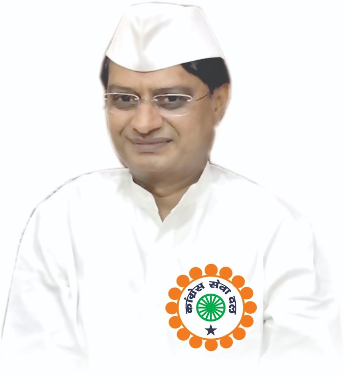 रजनीश के हाथों से रेत की तरह फिसलती राजनीति